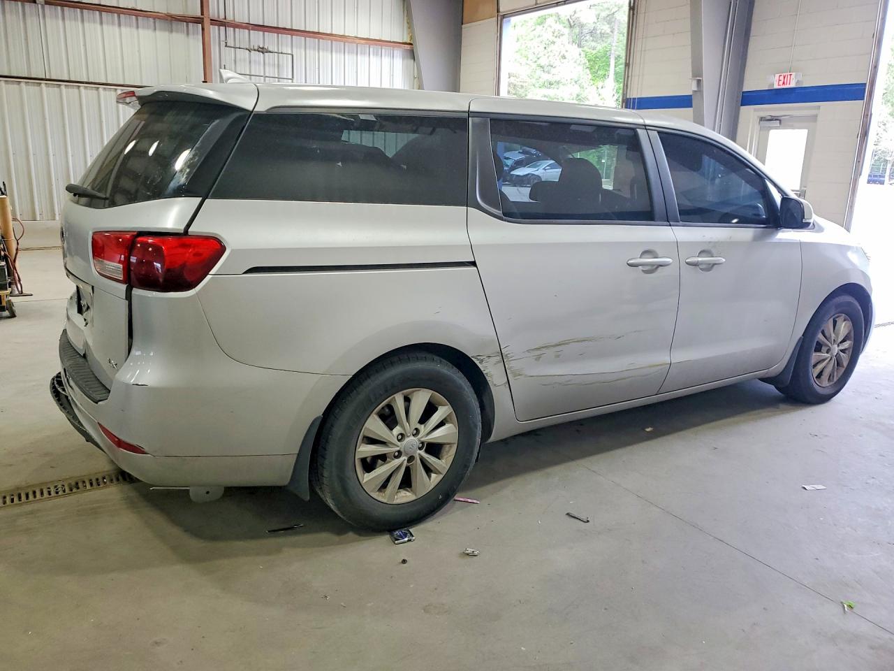 Kia Sedona Lx