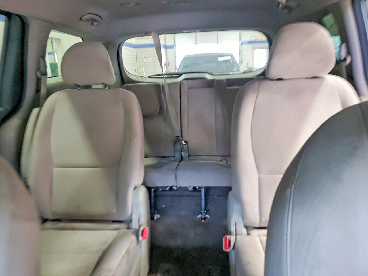 Kia Sedona Lx