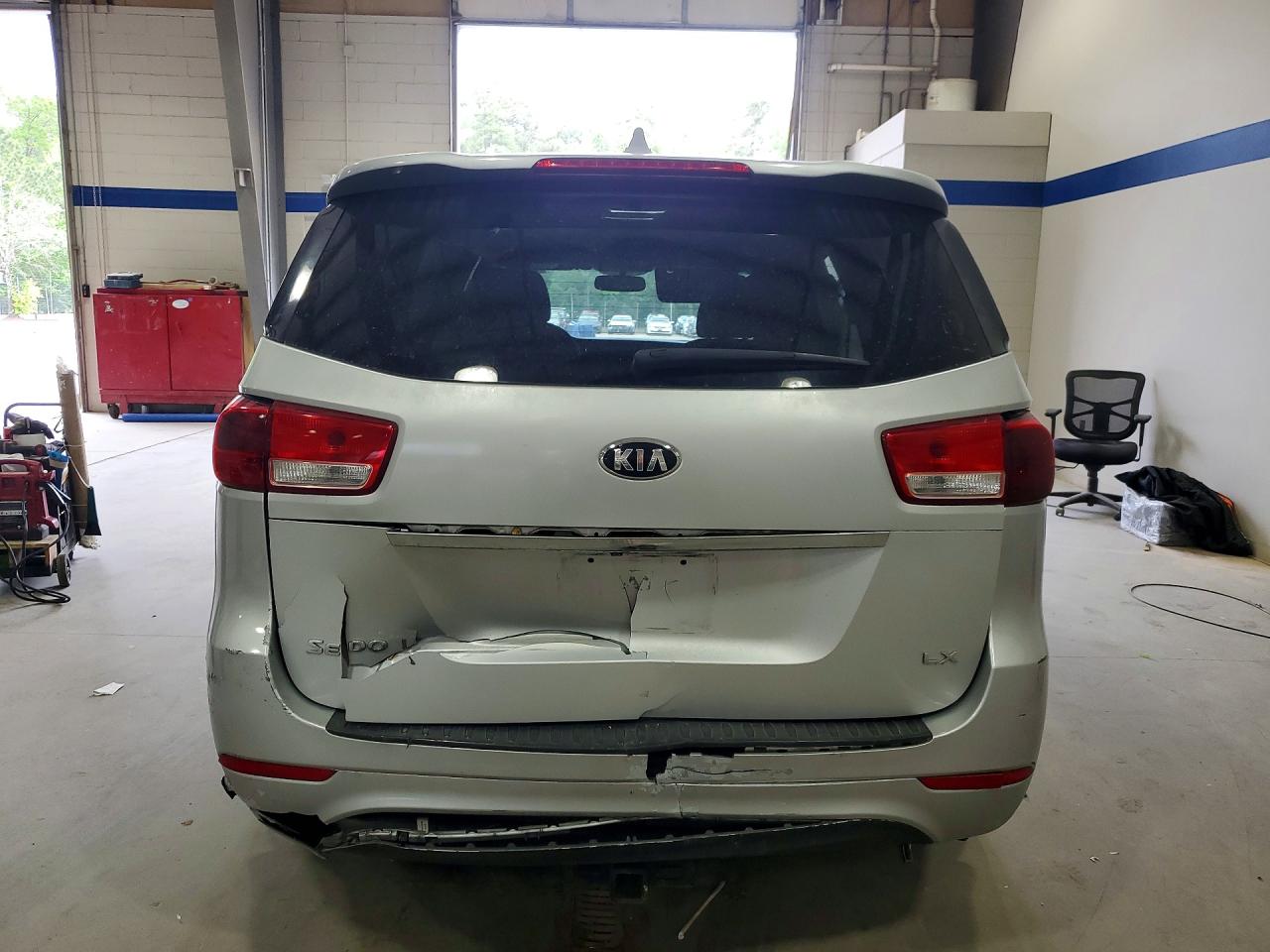 Kia Sedona Lx