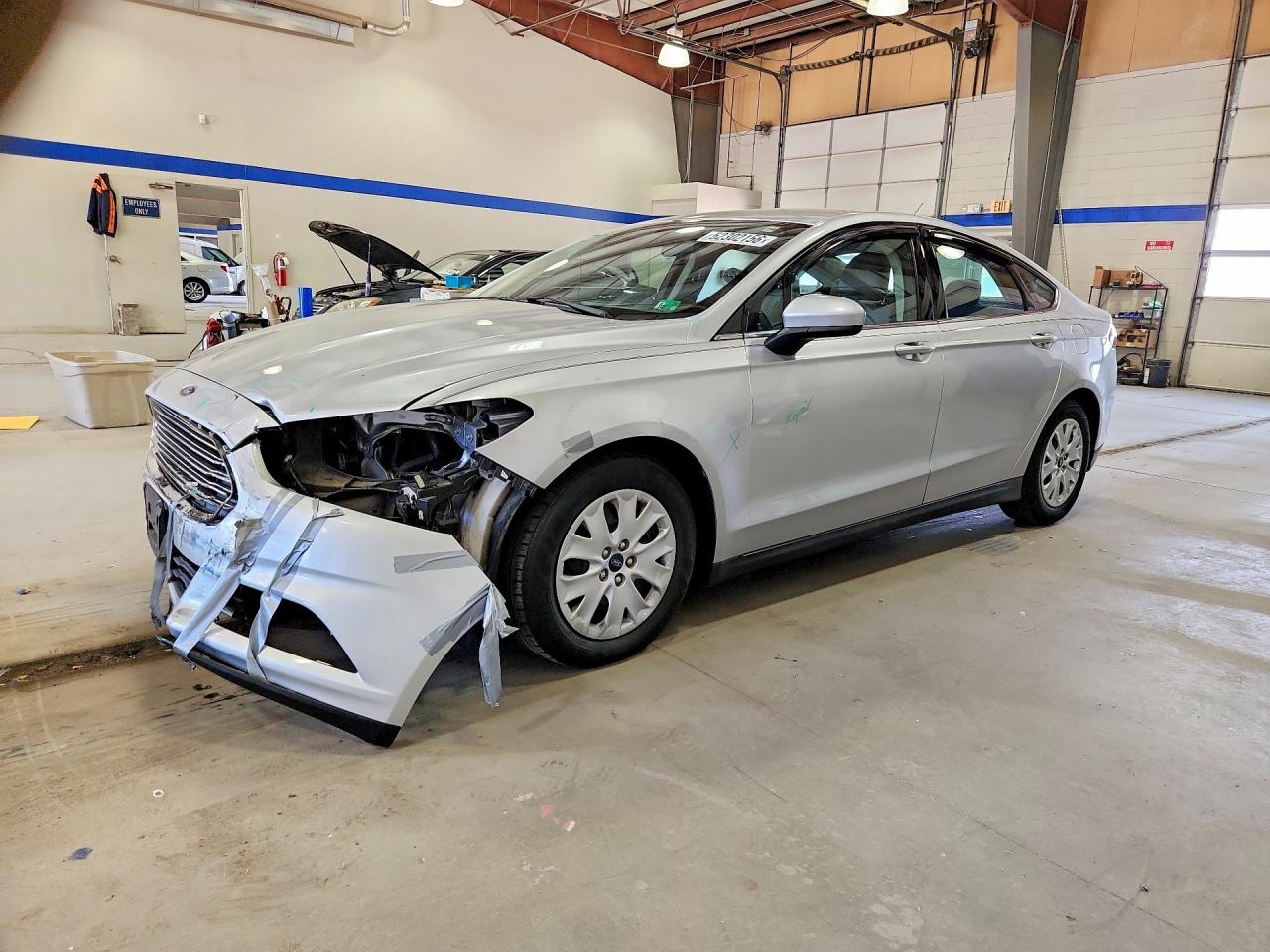 Salvage Ford Fusion Image