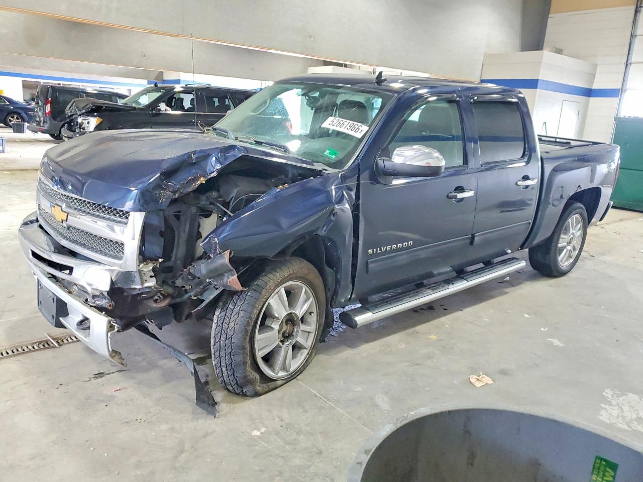 Salvage Chevrolet Silverado Image