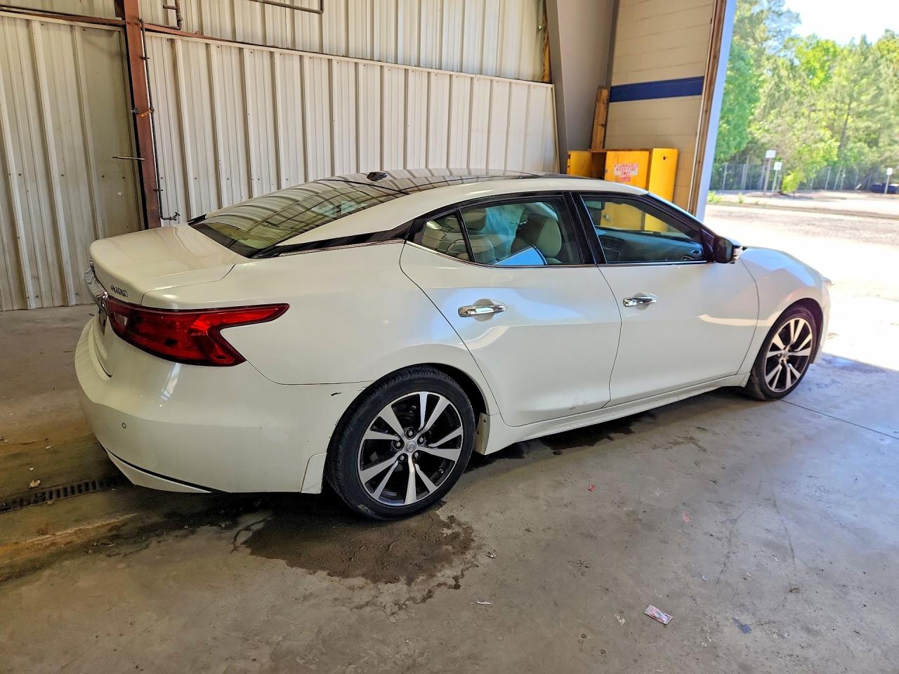 Nissan Maxima Platinum