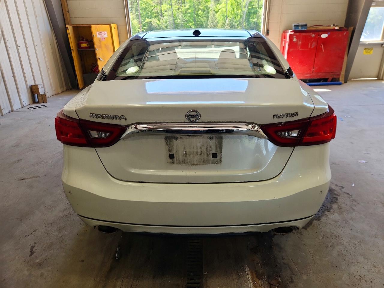 Nissan Maxima Platinum