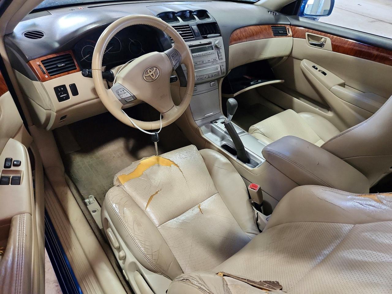 Toyota Camry Sle V6