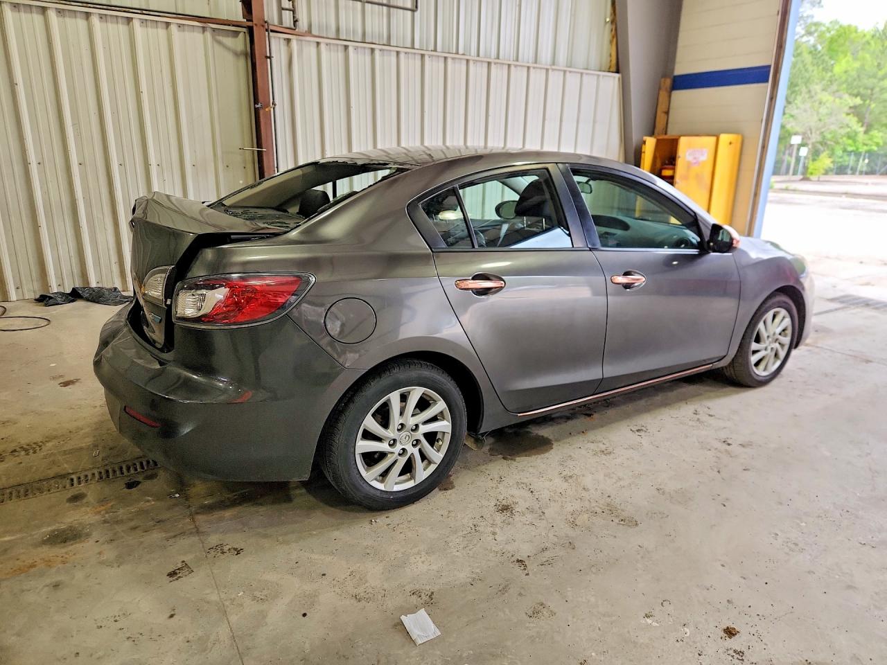 Mazda 3 I