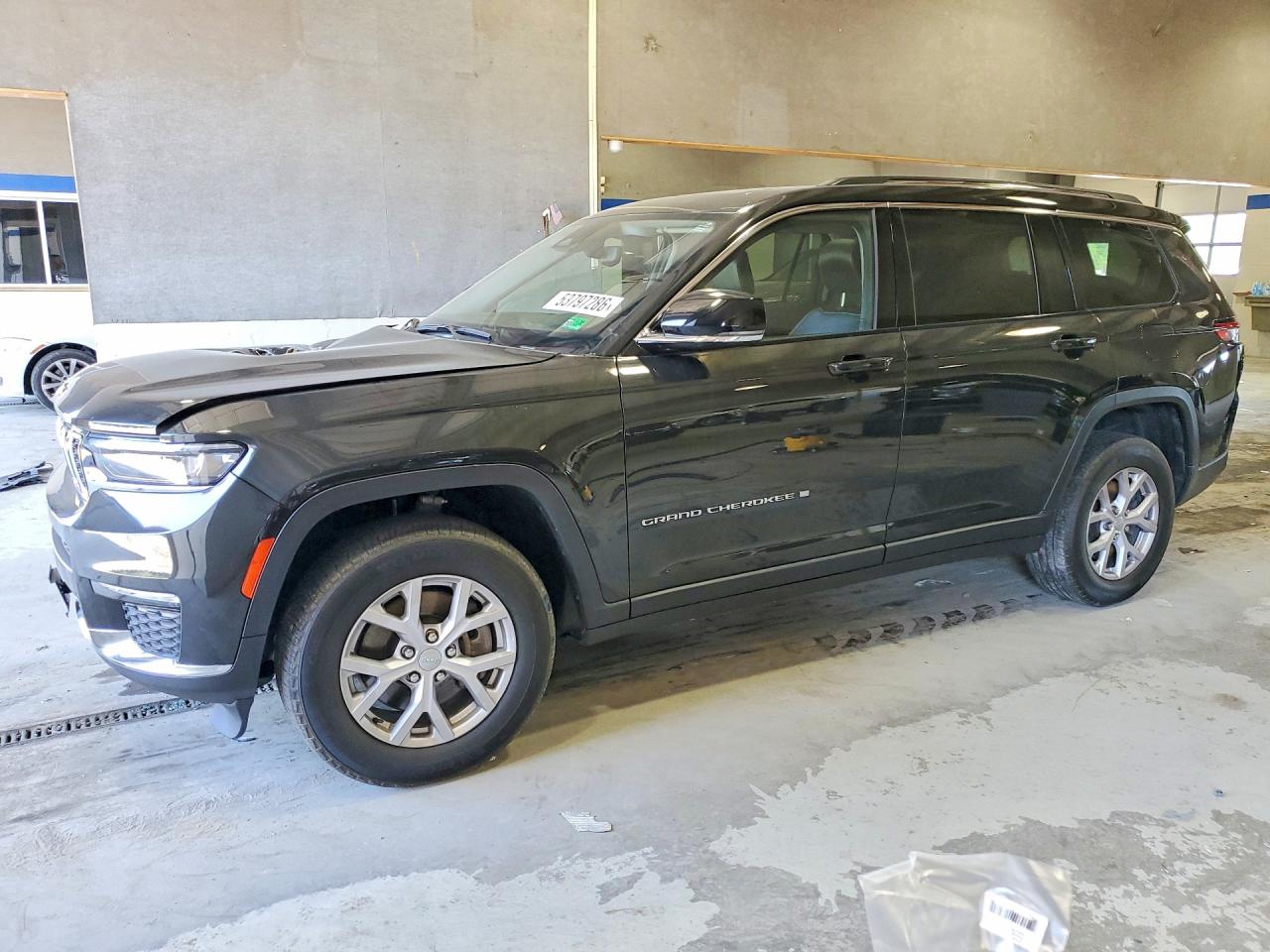 Salvage Jeep Cherokee Image