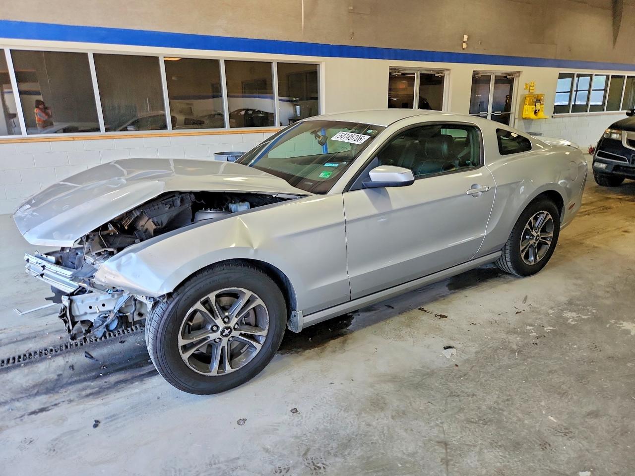 Salvage Ford Mustang Image