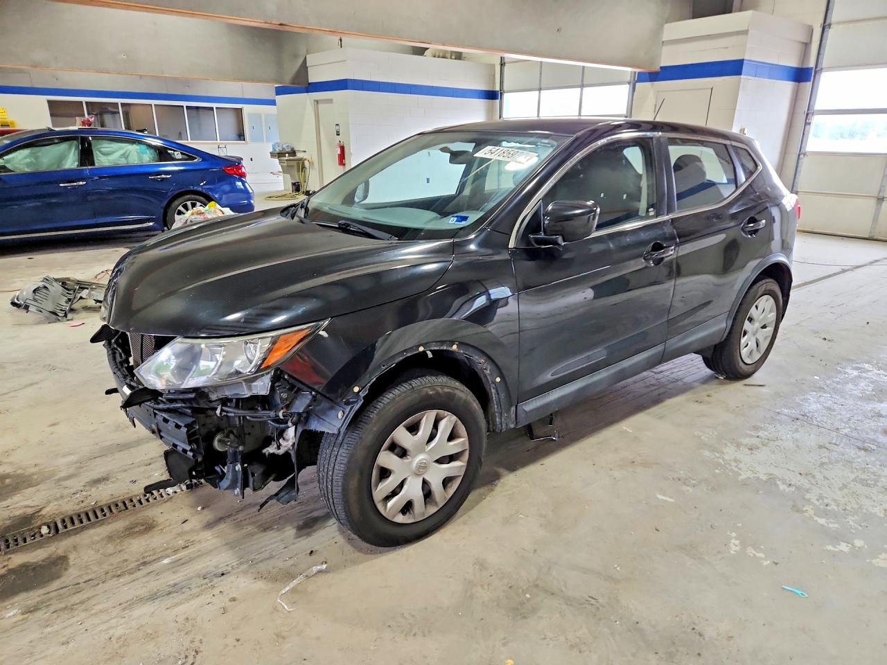 Salvage Nissan Rogue Image