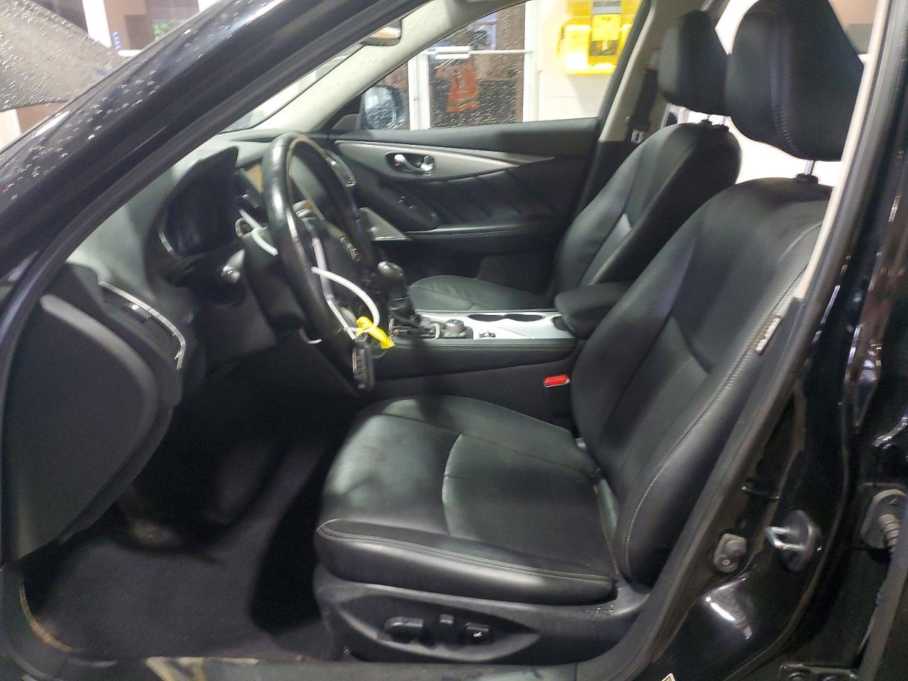 INFINITI Q50 Luxe