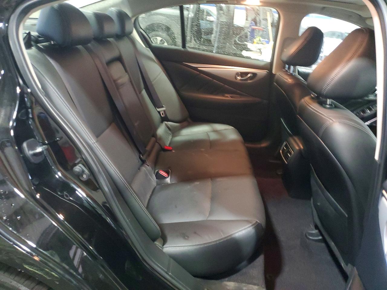 INFINITI Q50 Luxe