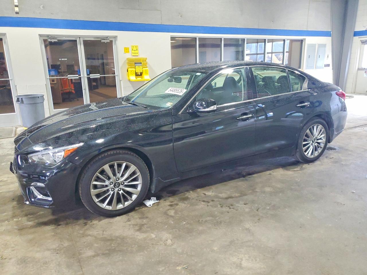 Salvage INFINITI Q50 Image
