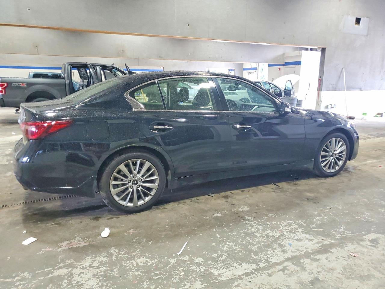 INFINITI Q50 Luxe