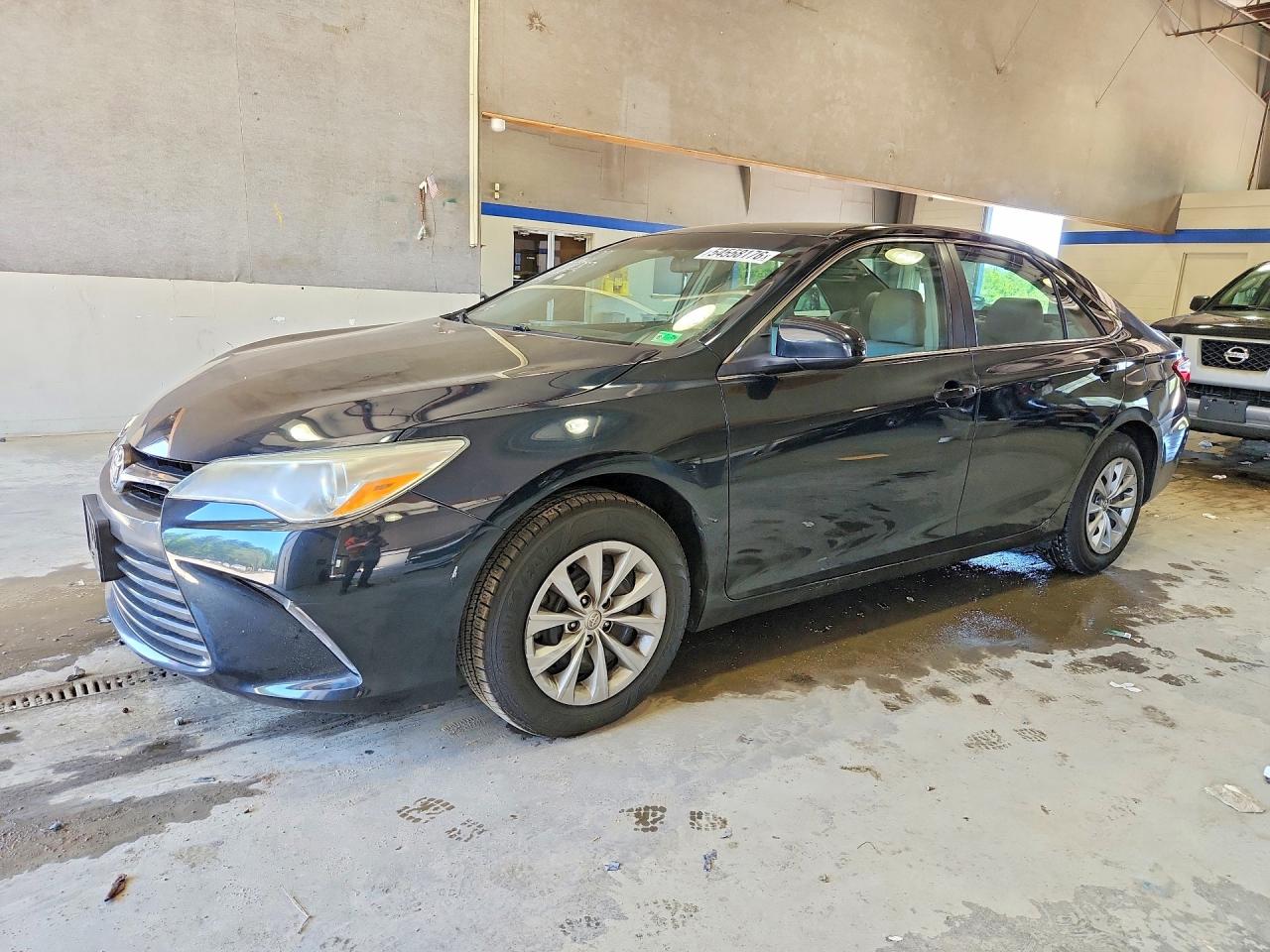 Salvage Toyota Camry Image