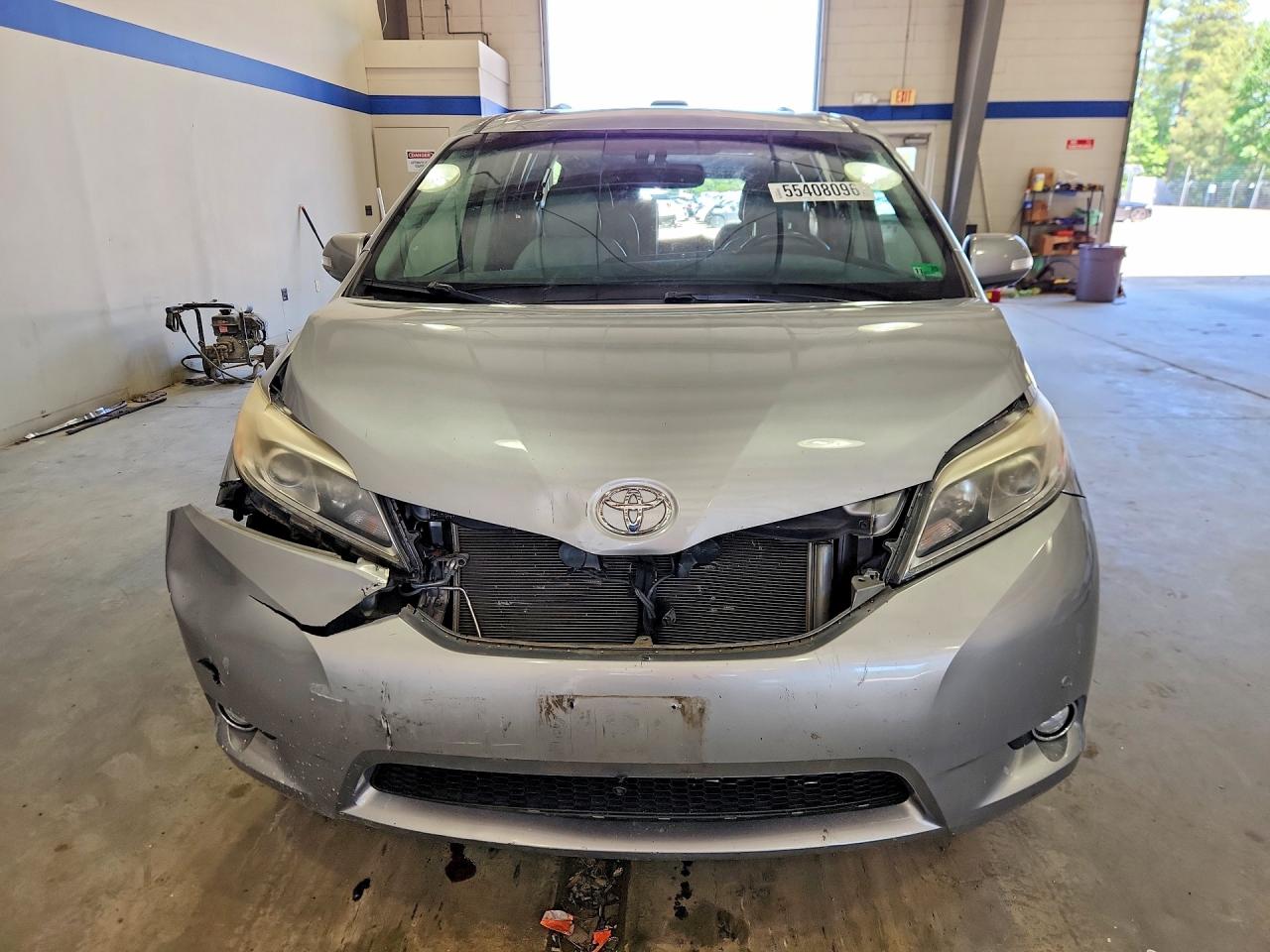 Toyota Sienna Limited Premium 7-passenger
