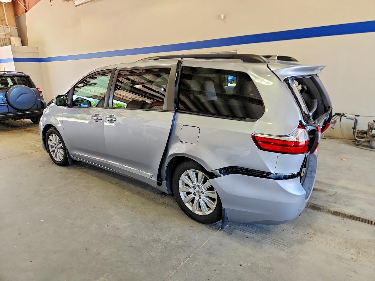 Toyota Sienna Limited Premium 7-passenger