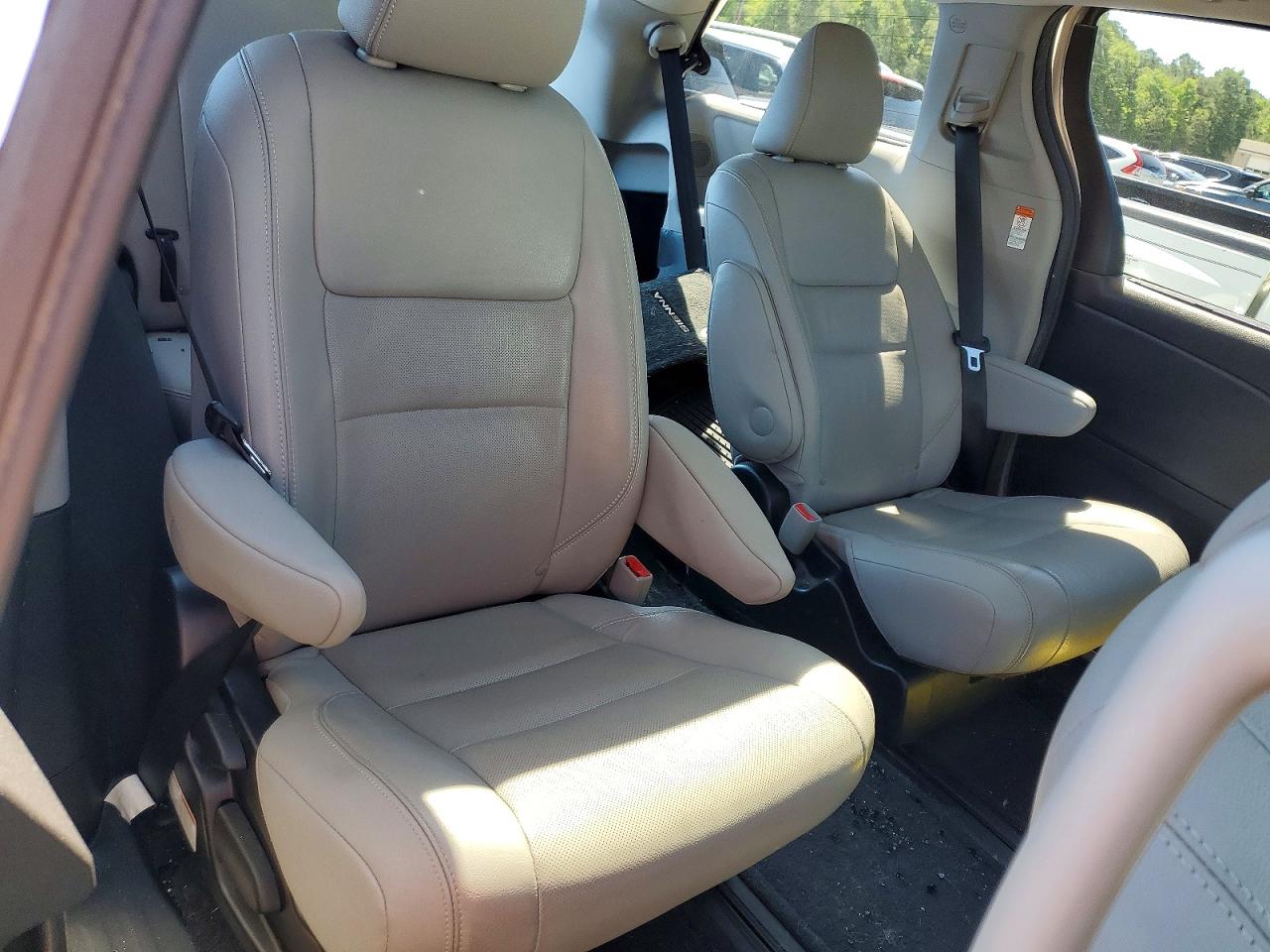 Toyota Sienna Limited Premium 7-passenger