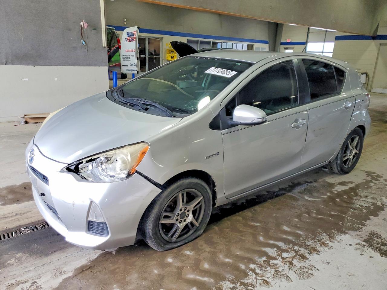 Salvage Toyota Prius Image