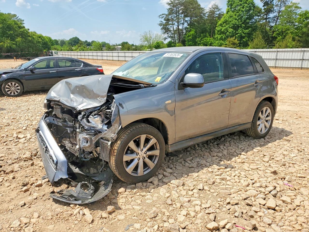 Salvage Mitsubishi Outlander Image