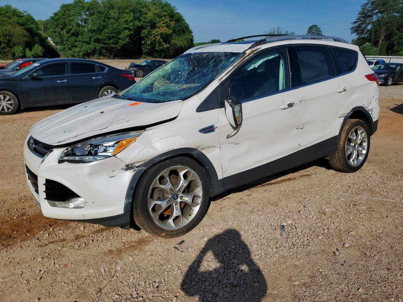 Salvage Ford Escape Image