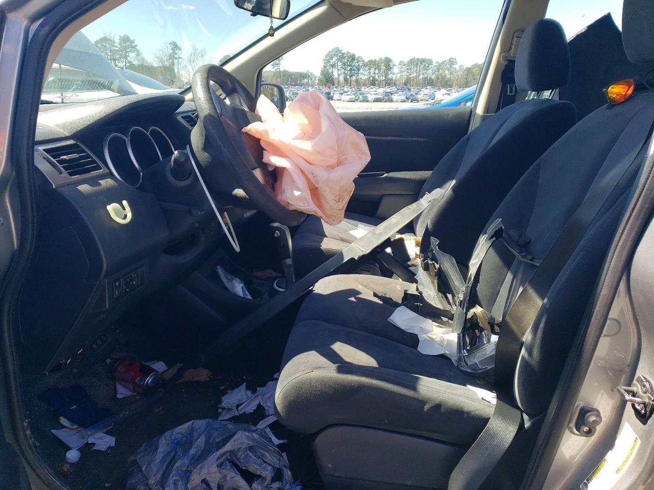 Nissan Versa 1.8 S