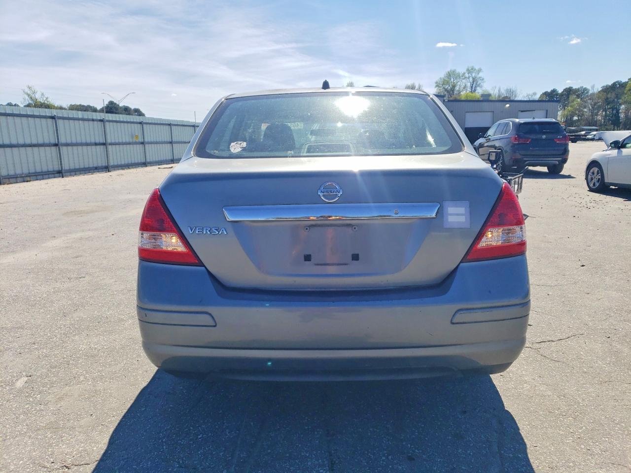 Nissan Versa 1.8 S
