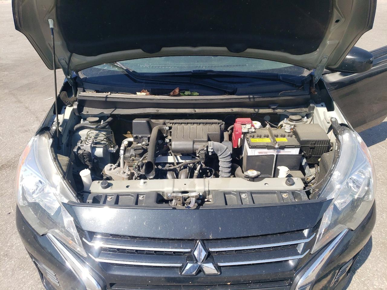 Mitsubishi Mirage Es