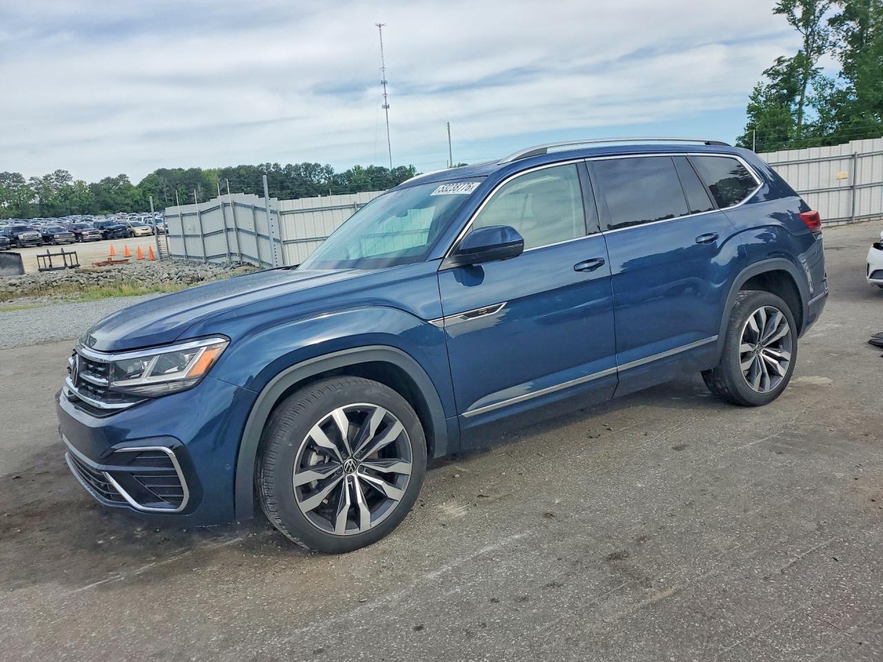 Salvage Volkswagen Atlas Image