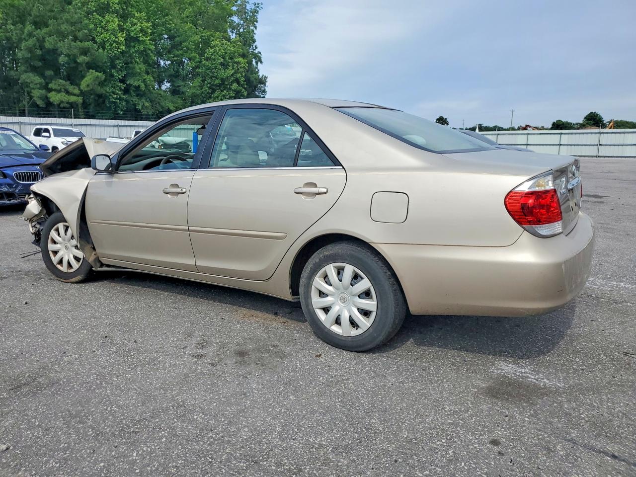 Toyota Camry Standard