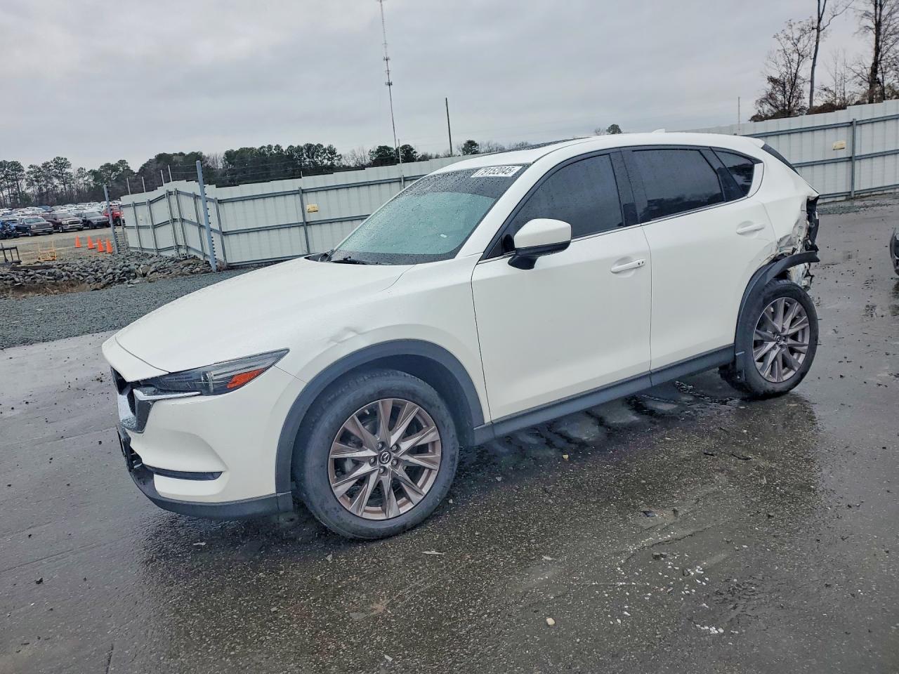 Salvage Mazda Cx Image