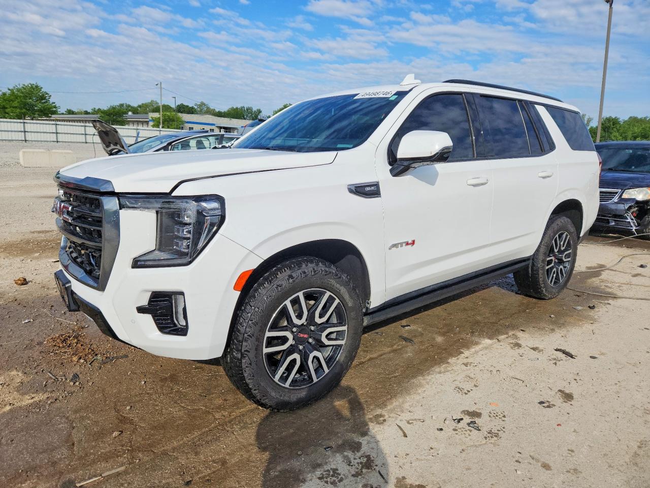 Salvage GMC Yukon Image
