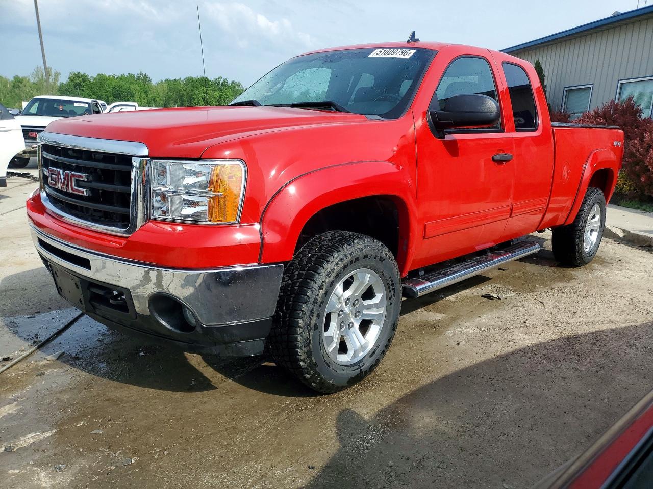Salvage GMC Sierra Image