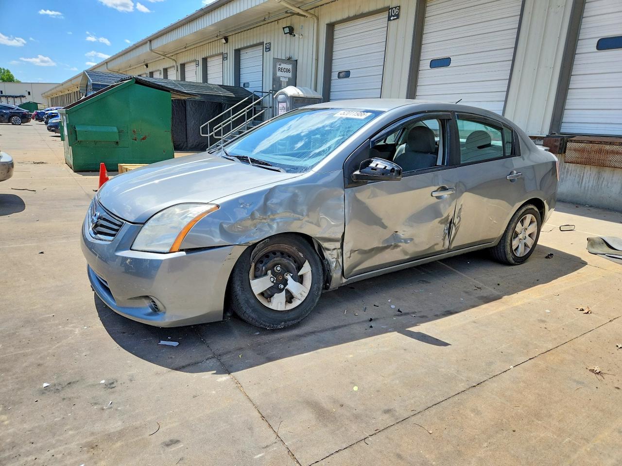 Salvage Nissan Sentra Image