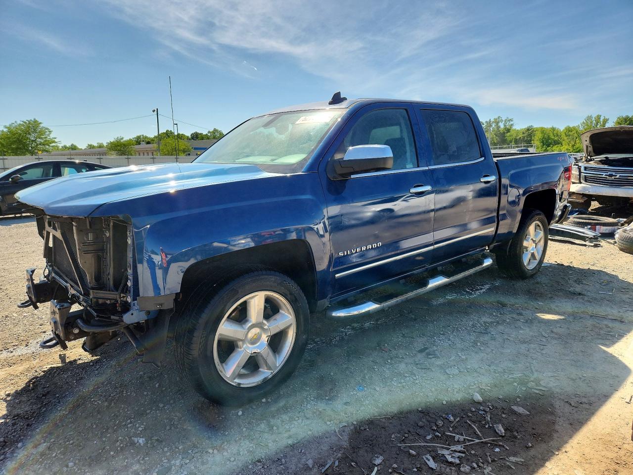 Salvage Chevrolet Silverado Image