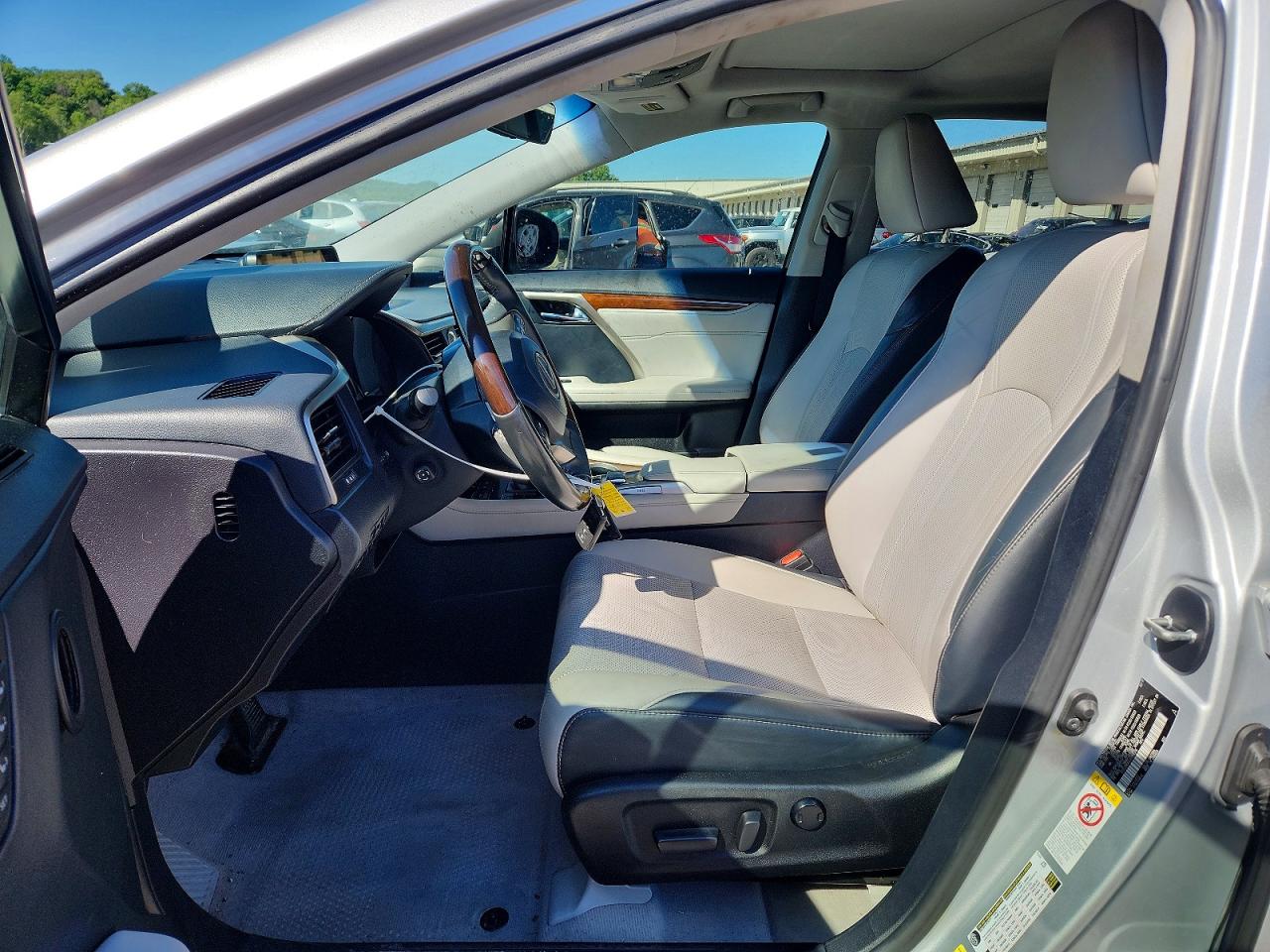 Lexus RX Base