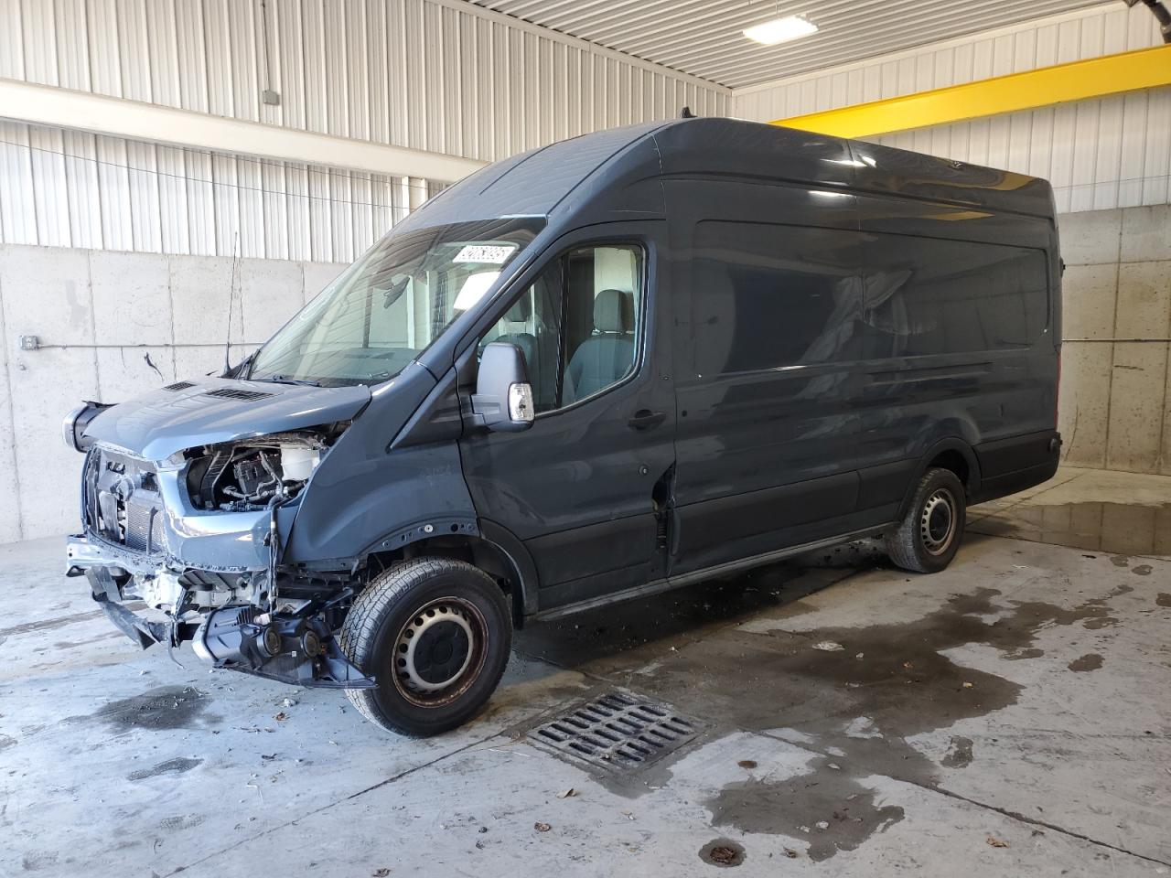 Salvage Ford Transit Image