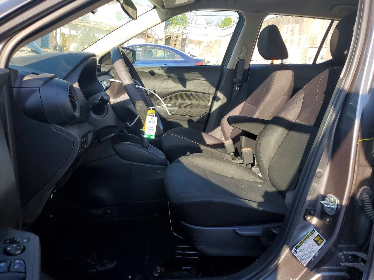 Nissan Kicks S