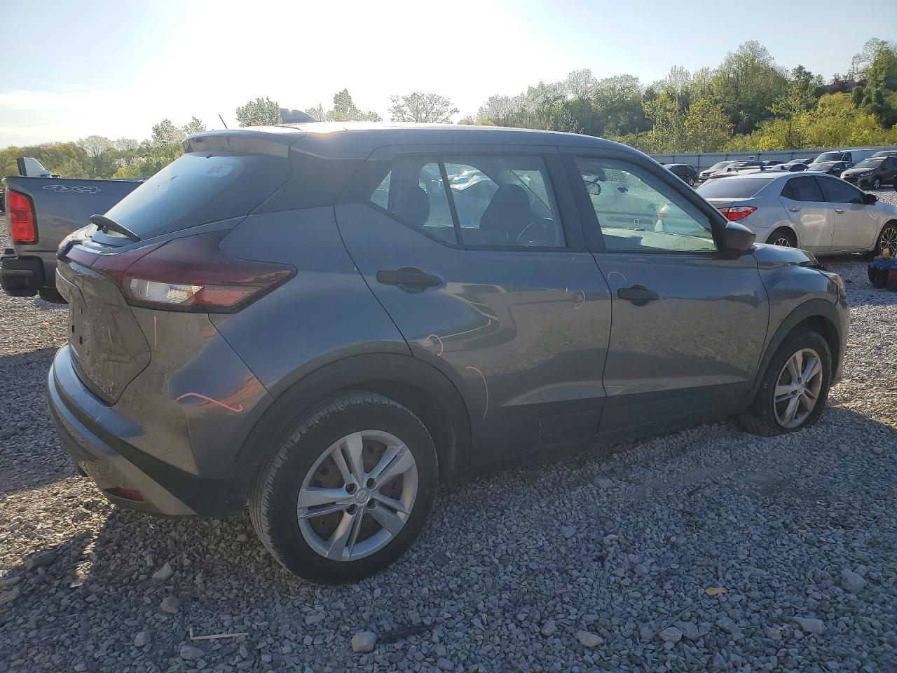 Nissan Kicks S