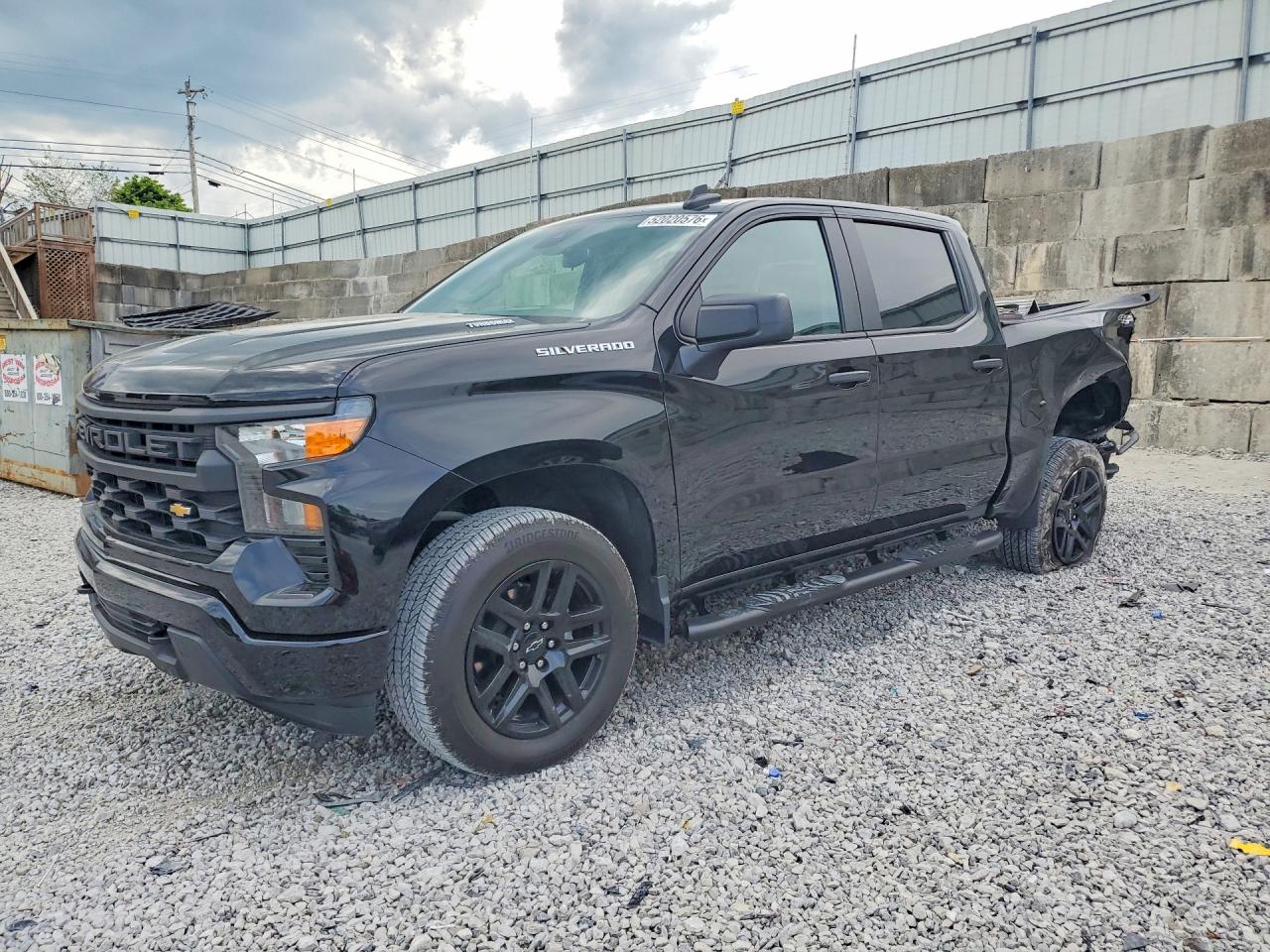 Salvage Chevrolet Silverado Image