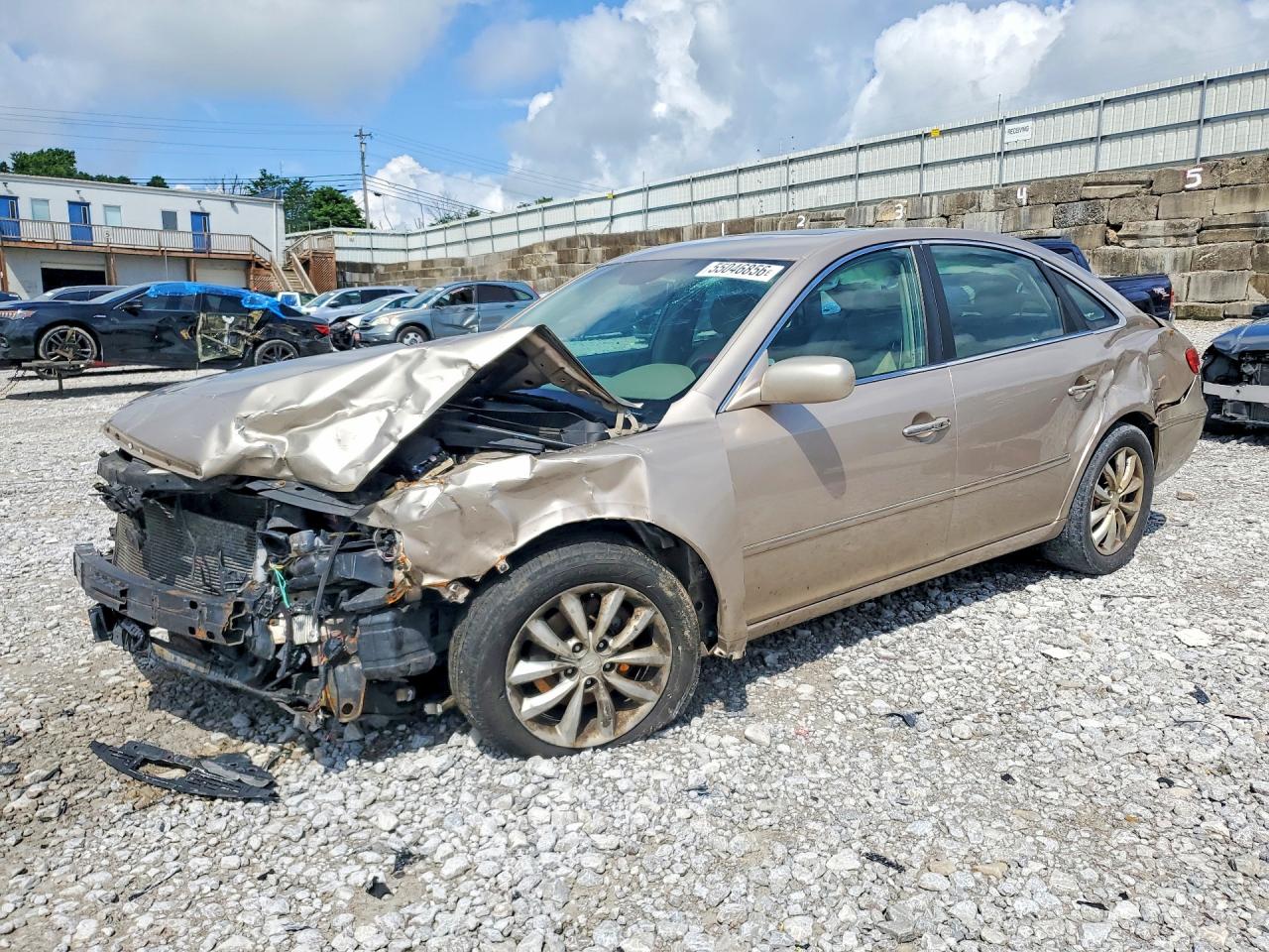 Salvage Hyundai Azera Image