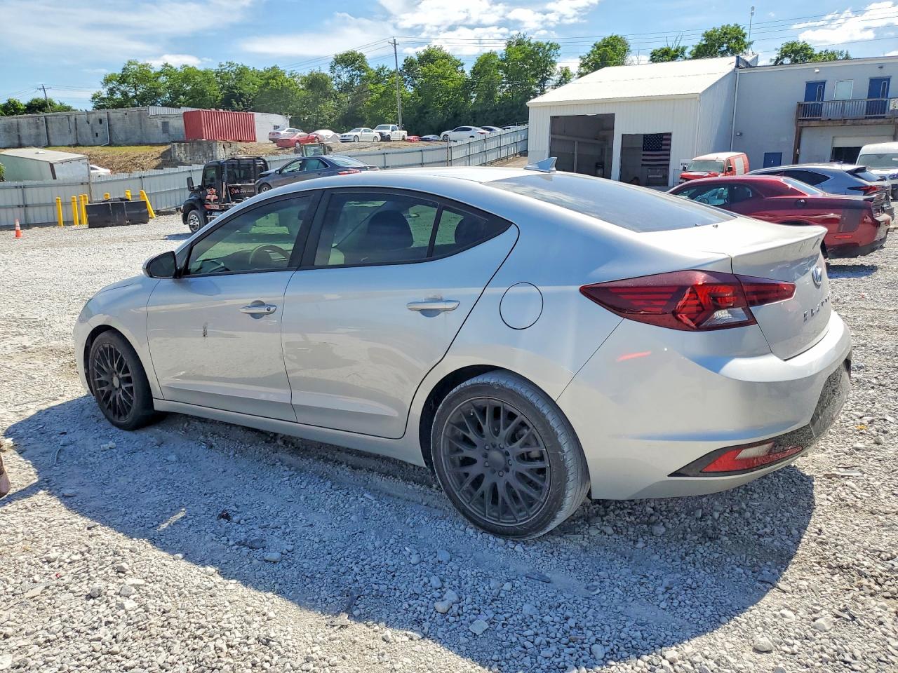 Hyundai ELANTRA Sel
