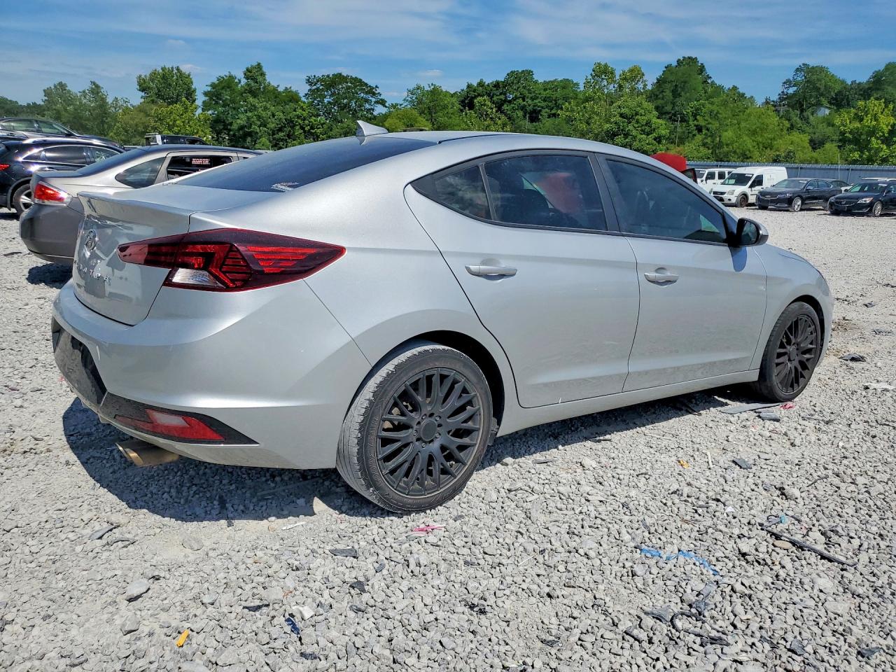 Hyundai ELANTRA Sel