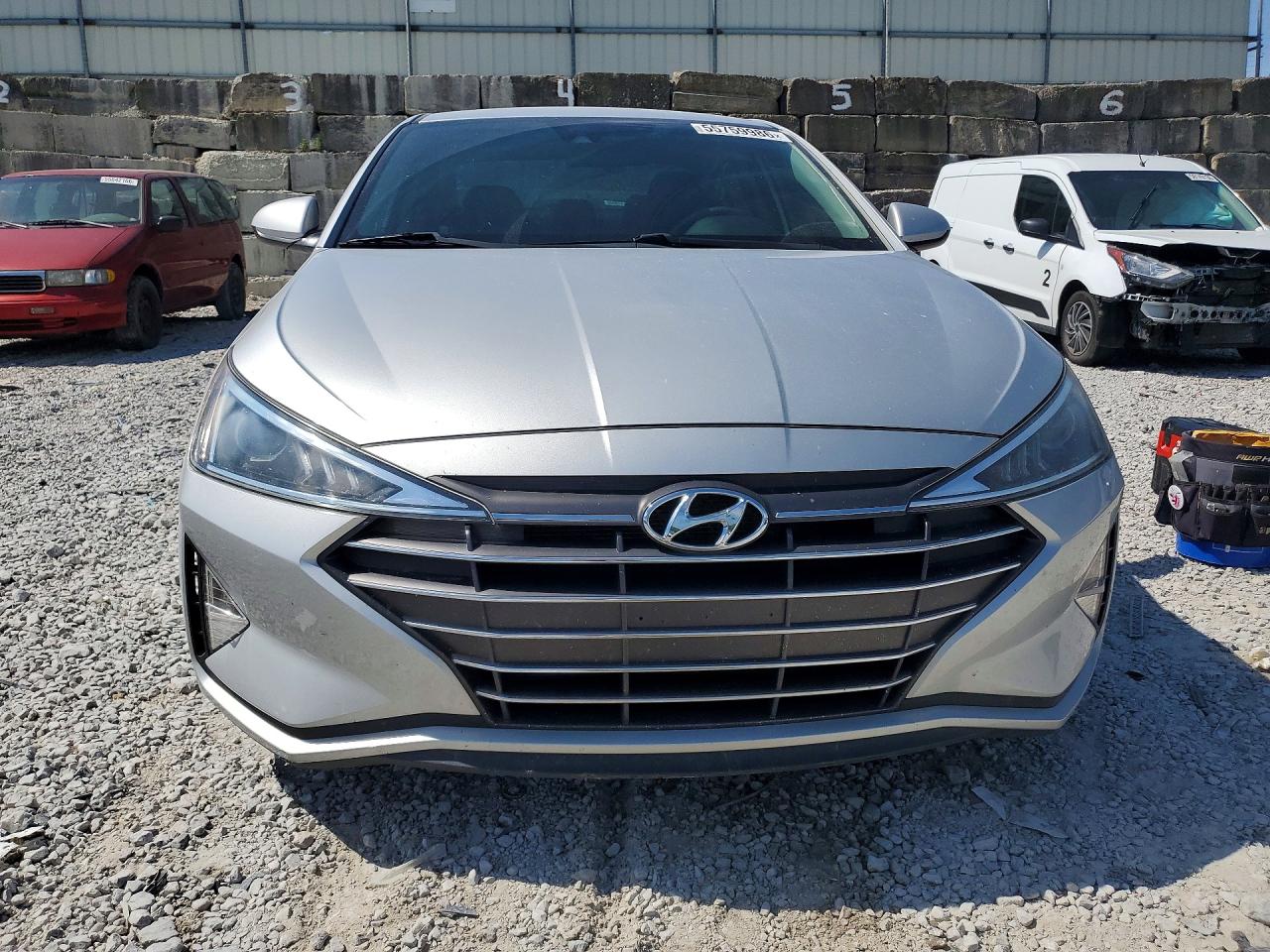 Hyundai ELANTRA Sel