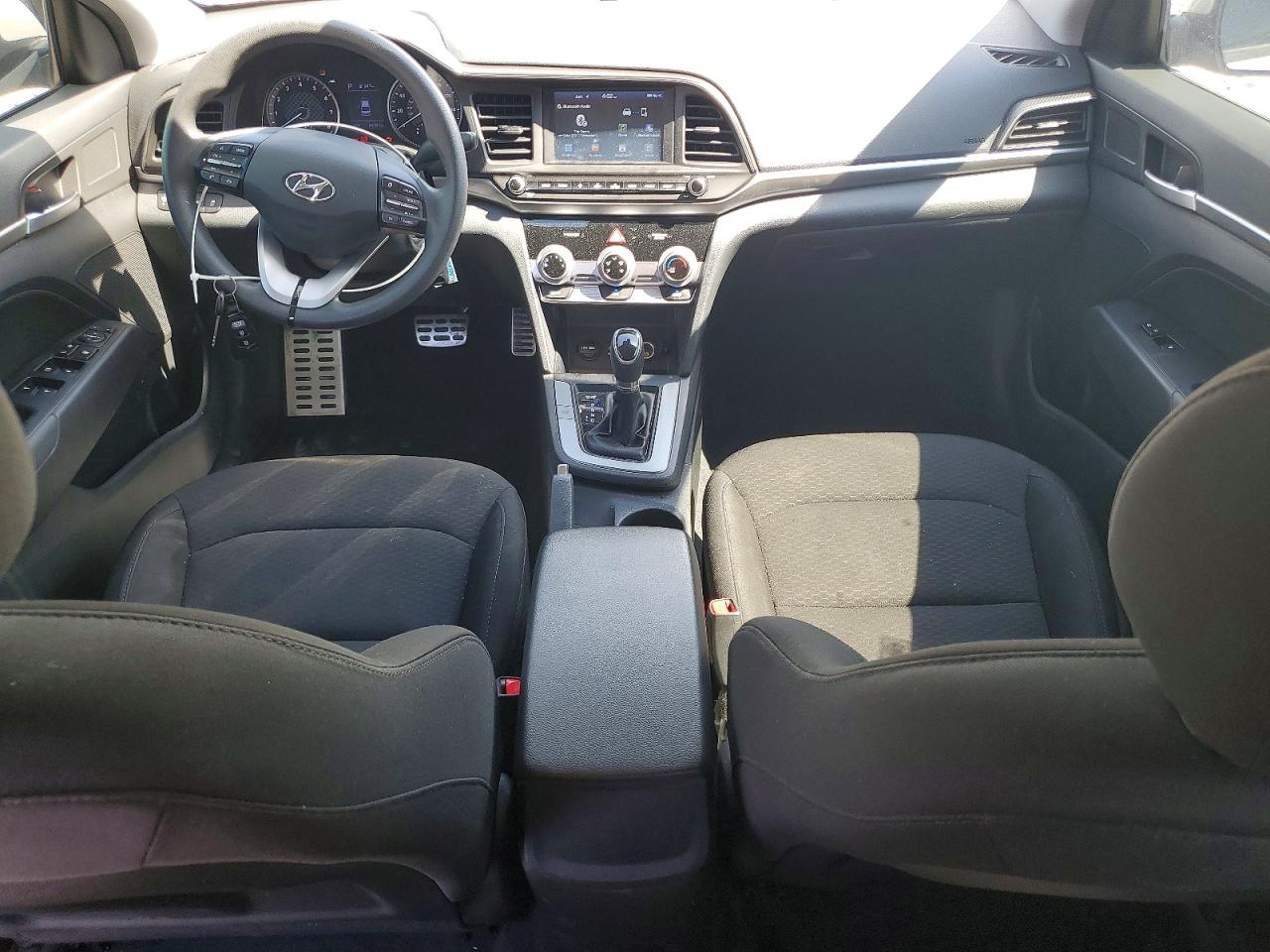 Hyundai ELANTRA Sel