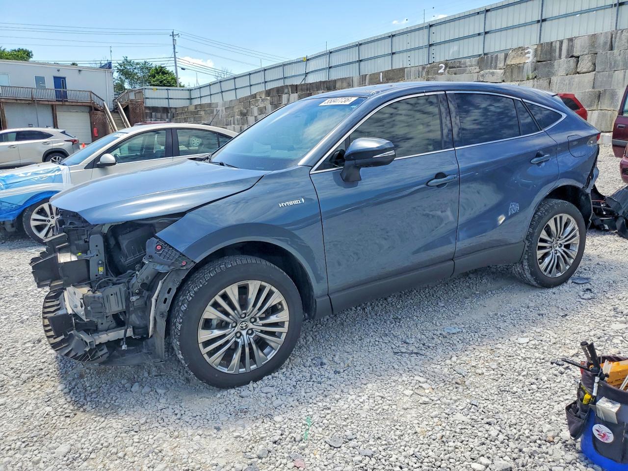Salvage Toyota Venza Image