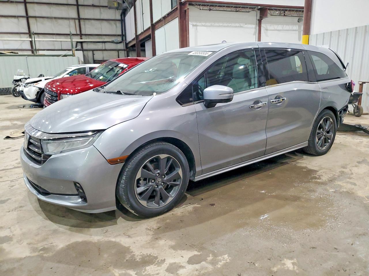 Salvage Honda Odyssey Image