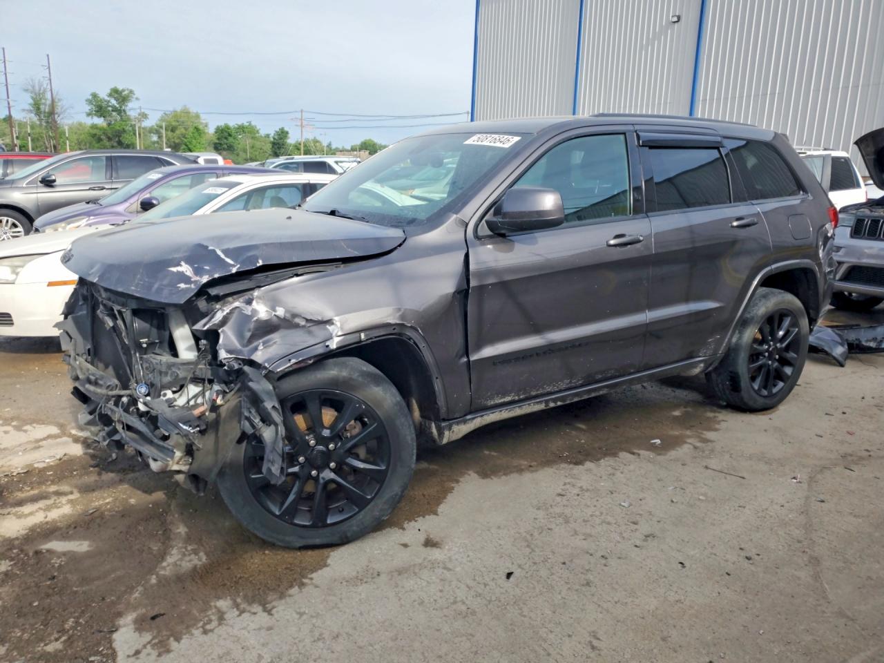 Salvage Jeep Cherokee Image
