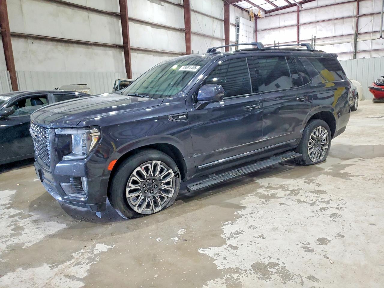 Salvage GMC Yukon Image