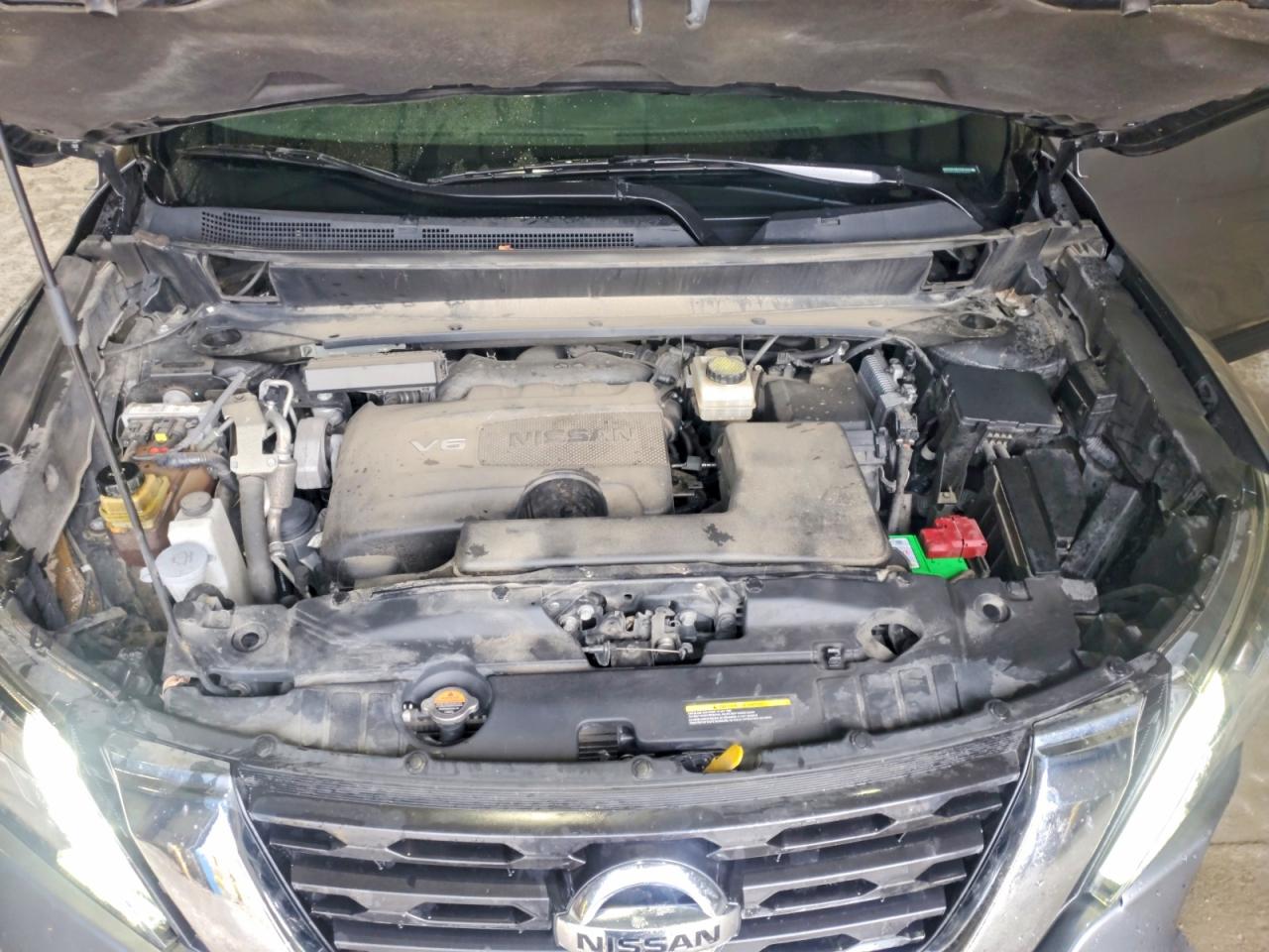 Nissan Pathfinder S