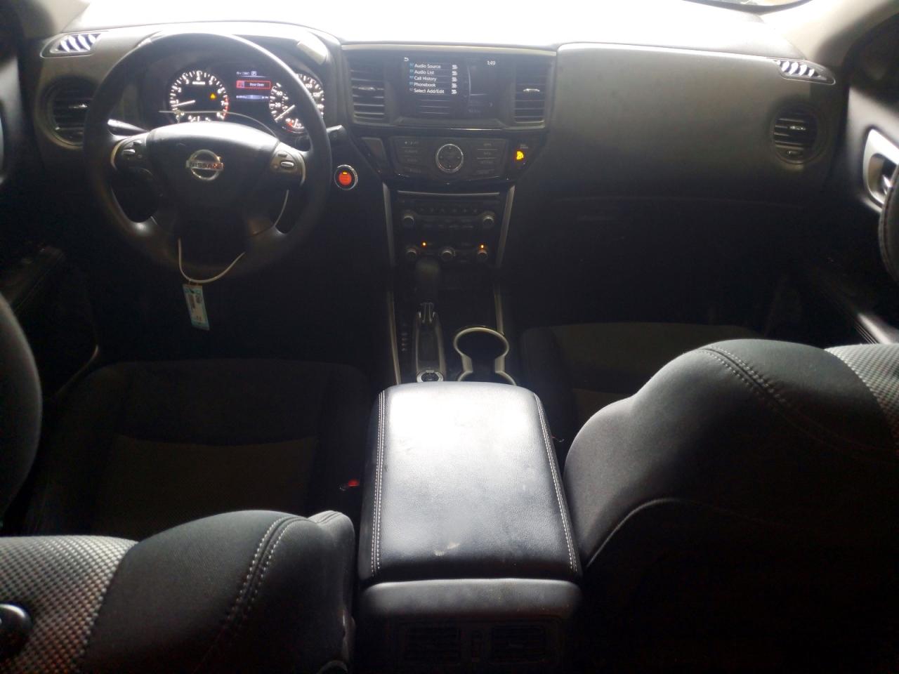 Nissan Pathfinder S