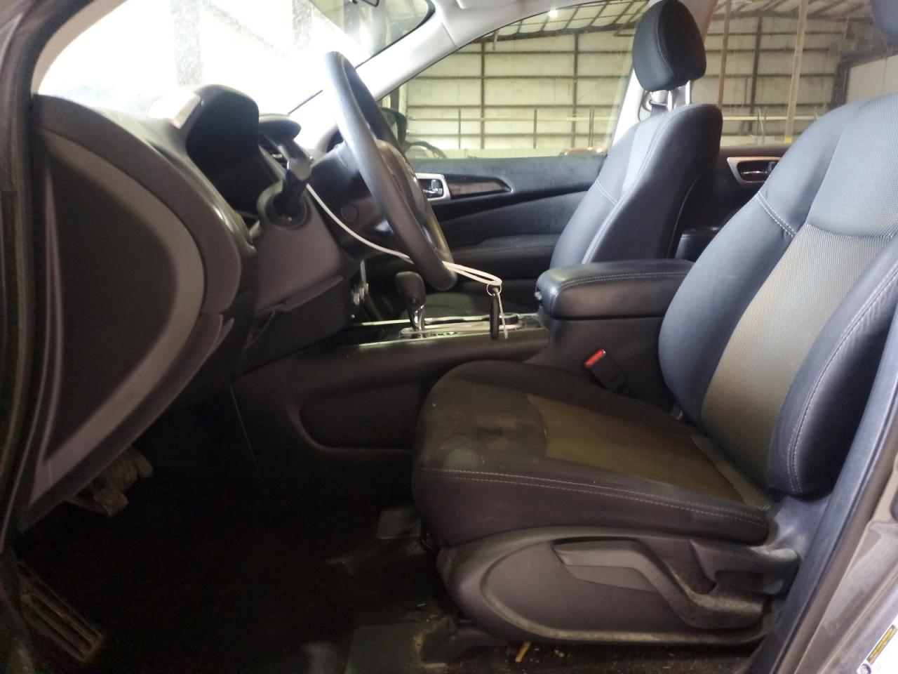 Nissan Pathfinder S